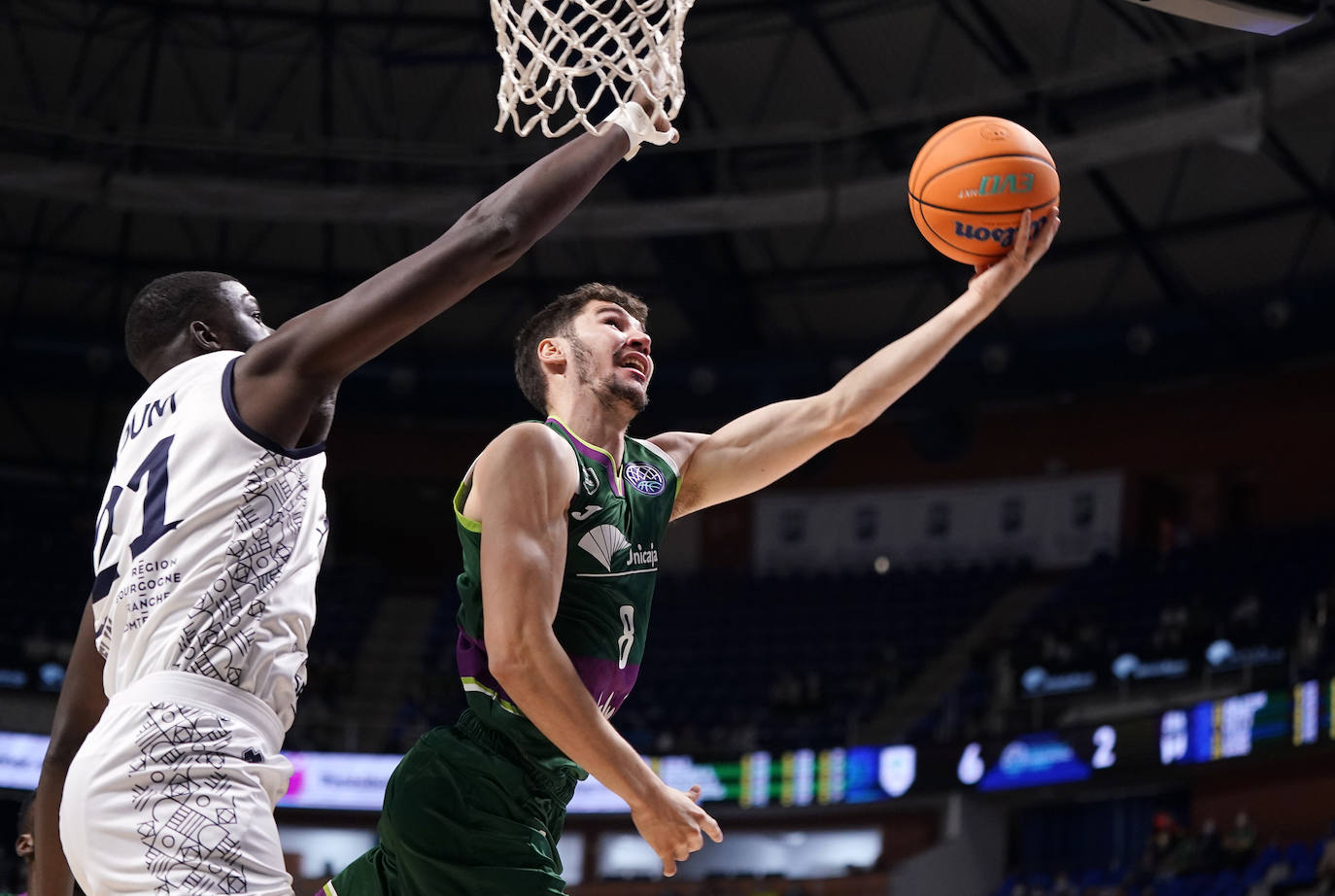 Victoria cómoda del Unicaja ante el Dijon. 