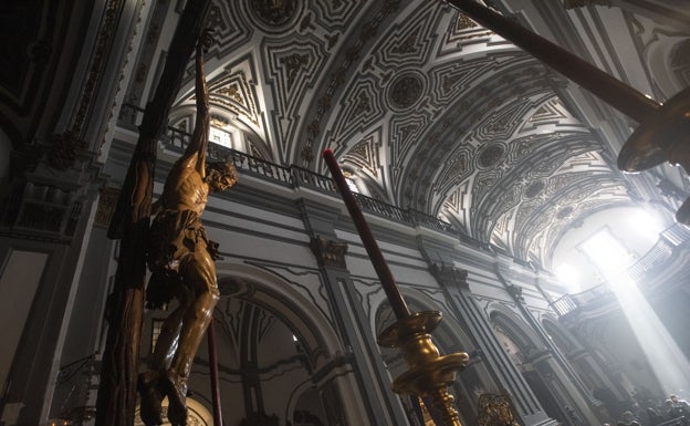El Crucificado de la Redención en el templo de San Juan. 