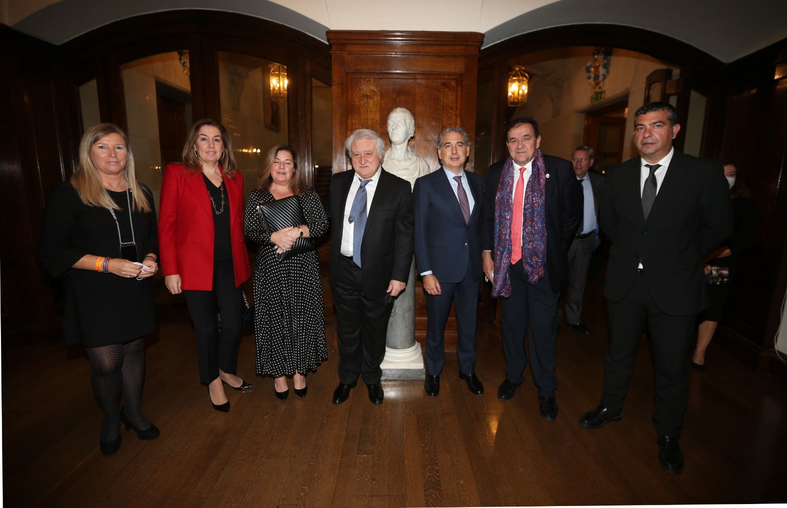 Pilar Martínez, Lourdes García, Ana Pardo, Secundino Velasco, Bernardo Gutiérrez de la Rosa, Pedro Luis Gómez y Javier Recio.