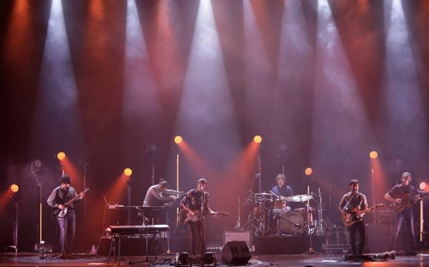 Imagen principal - Viaje solidario por la música de Lori Meyers en el Cervantes