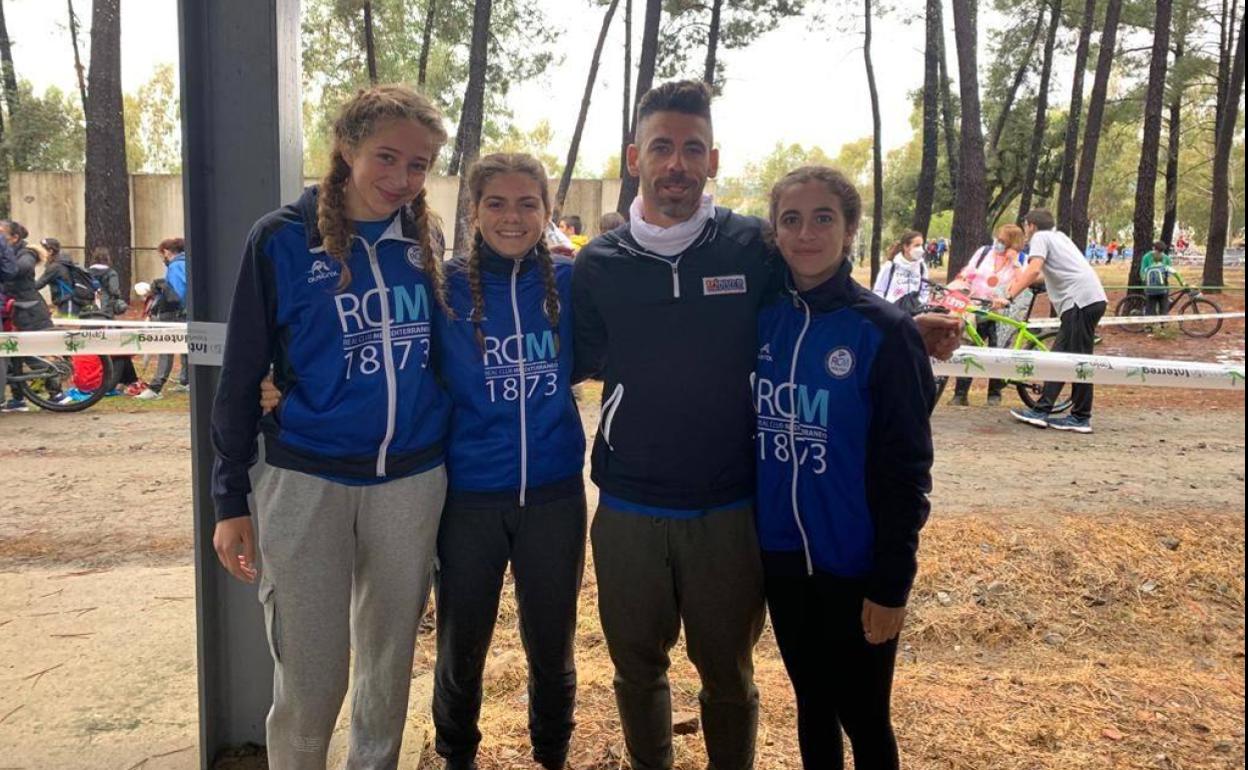 Equipo femenino de categoría juvenil, durante el torneo celebrado en Extremadura. 