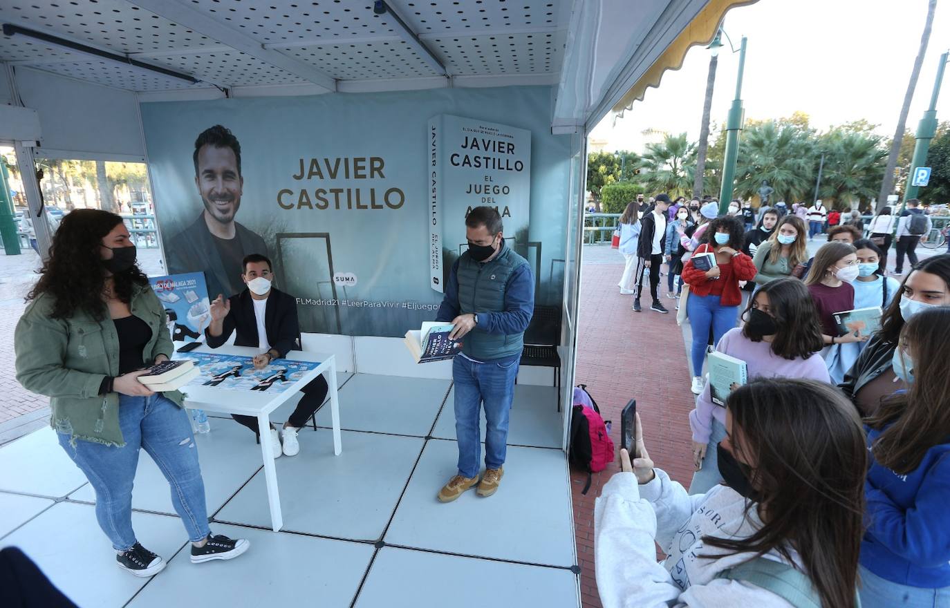 Castillo se mostró muy cercano con sus lectores 