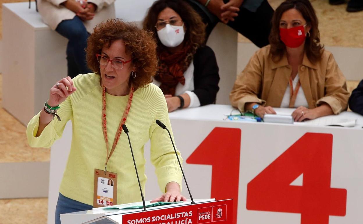 Nuria López, durante su intervención ante el congreso del PSOE-A 