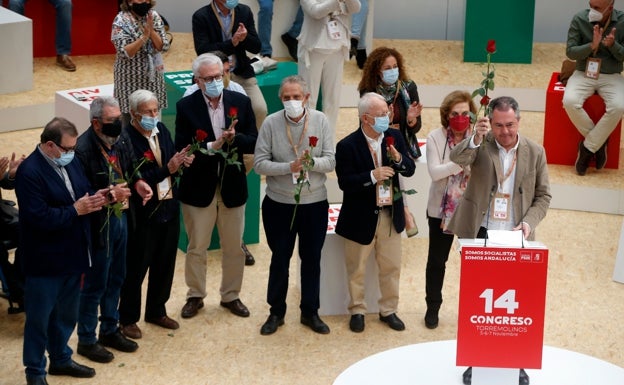 Emotivo homenaje a la generación que fundó el PSOE andaluz