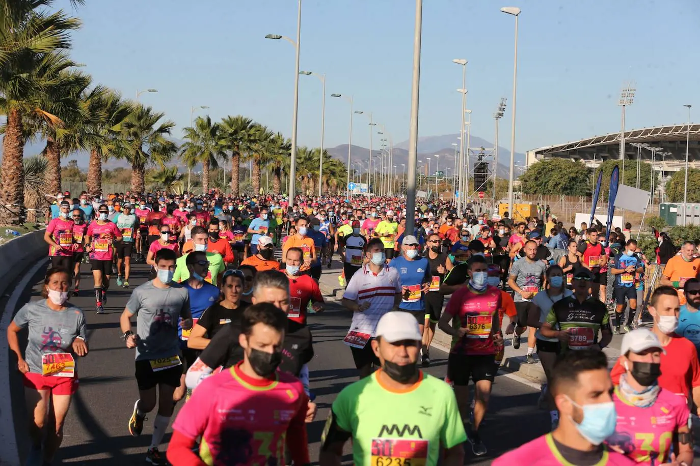 Unos 7.000 corredores estaban inscritos para recorrer las calles de la ciudad en la edición de 2021. 