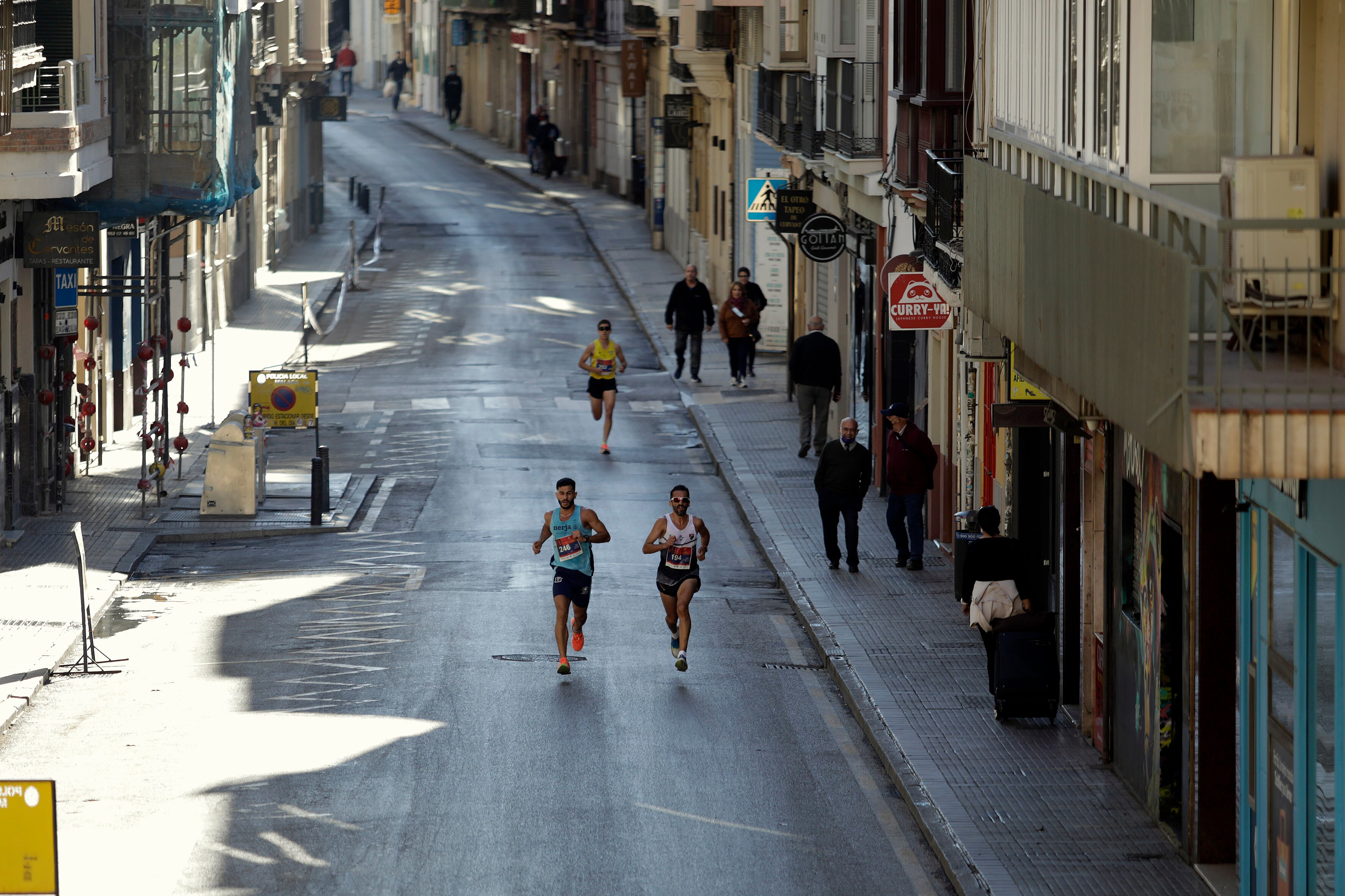 Unos 7.000 corredores estaban inscritos para recorrer las calles de la ciudad en la edición de 2021. 