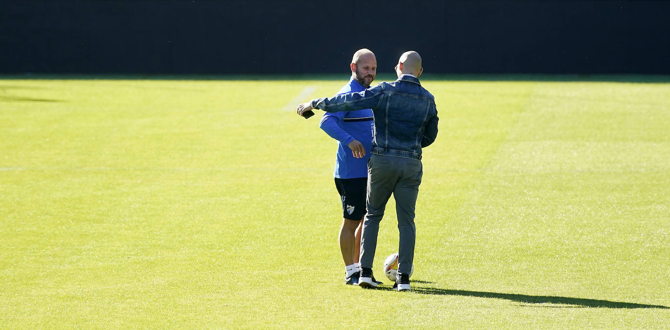 El equipo blanquiazul dirigido por el entrenador José Alberto López regresó al trabajo tras dos días de descanso con la intención de olvidar la derrota contra el Cartagena y centrar sus energías en ganar en casa contra el Tenerife en La Rosaleda. Surgieron múltiples novedades en cuanto altas y bajas, donde destacó la integración de Hicham tras lesión, y la ausencia de Paulino, Kevin y Escassi por prevención. El director deportivo, Manolo Gaspar, estuvo arropando al vestuario.