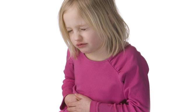 ¿Bebidas isotónicas para rehidratar a niños con gastroenteritis? Los pediatras no lo aconsejan