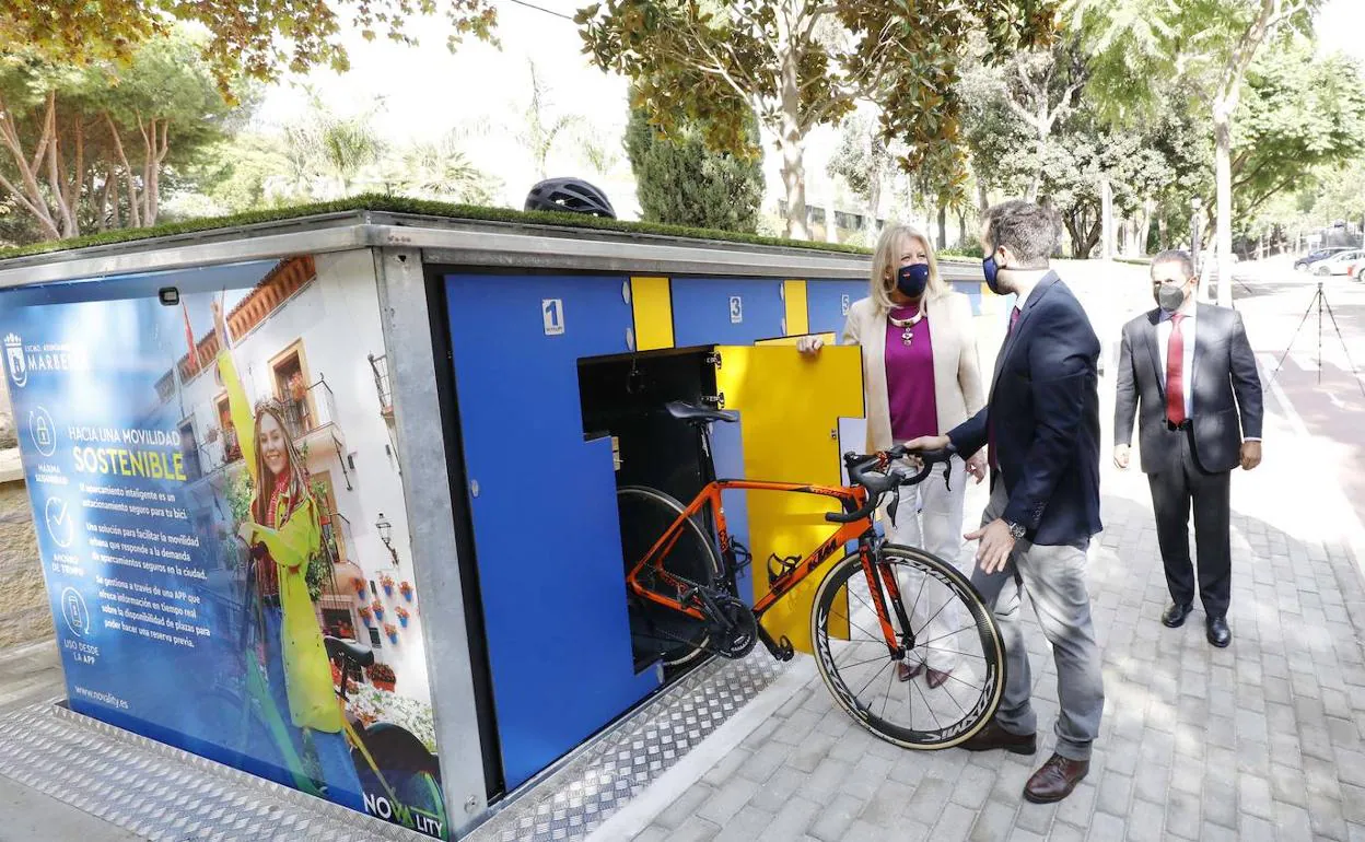 Aparcamiento de bicicletas subterráneo junto a la nueva biblioteca central del parque de La Represa. 