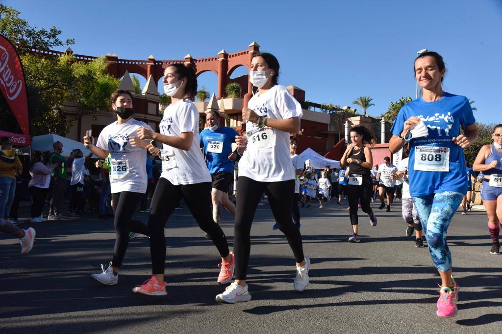 La Carrera Litoral Holiday World cuenta, como en cada edición, con tres modalidades diferentes en la carrera: de 21 kilómetros (media maratón), y de 10 y 5 kilómetros, pensados para pasear y para los niños. También se podía colaborar con dorsal 0