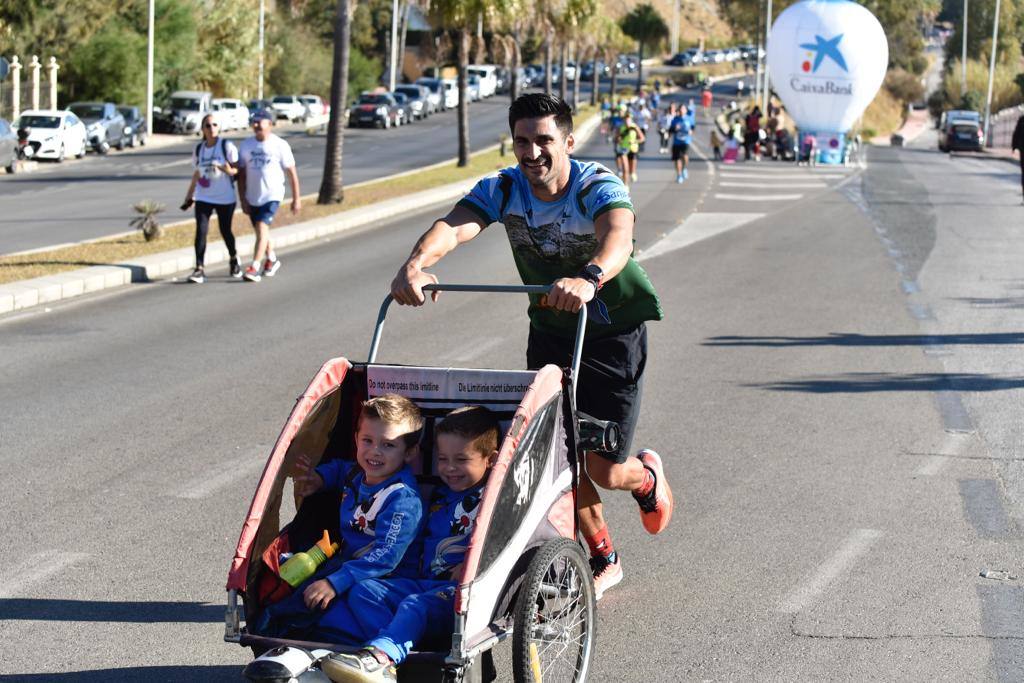 La Carrera Litoral Holiday World cuenta, como en cada edición, con tres modalidades diferentes en la carrera: de 21 kilómetros (media maratón), y de 10 y 5 kilómetros, pensados para pasear y para los niños. También se podía colaborar con dorsal 0