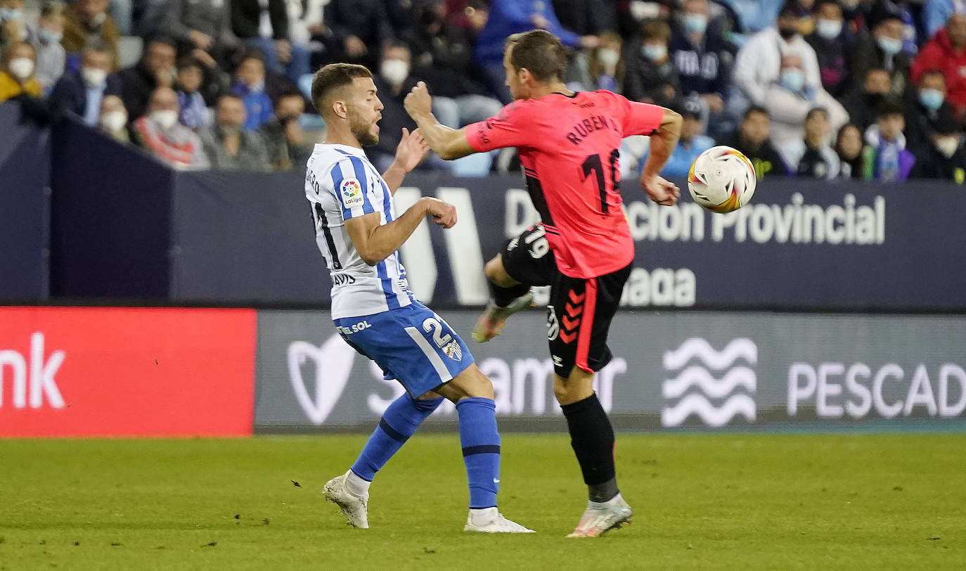 El Málaga se adelantó en el marcador con un gol de penalti 