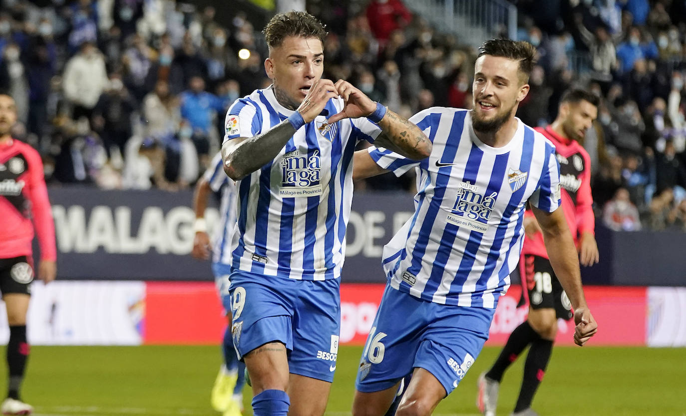 El Málaga se adelantó en el marcador con un gol de penalti 