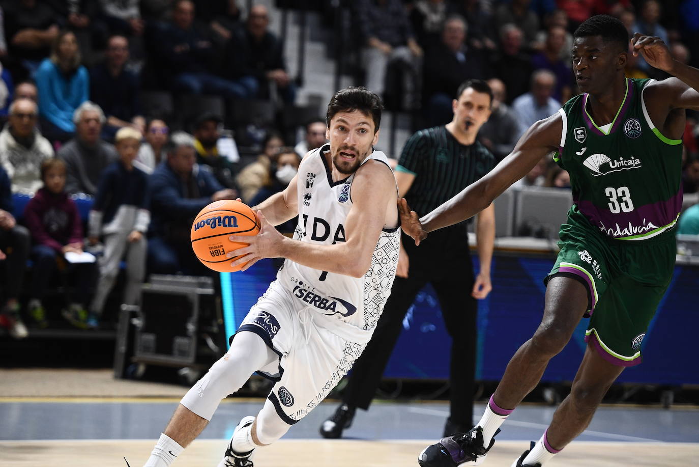 El Unicaja dejó una mala imagen en su visita a la pista del Dijon 