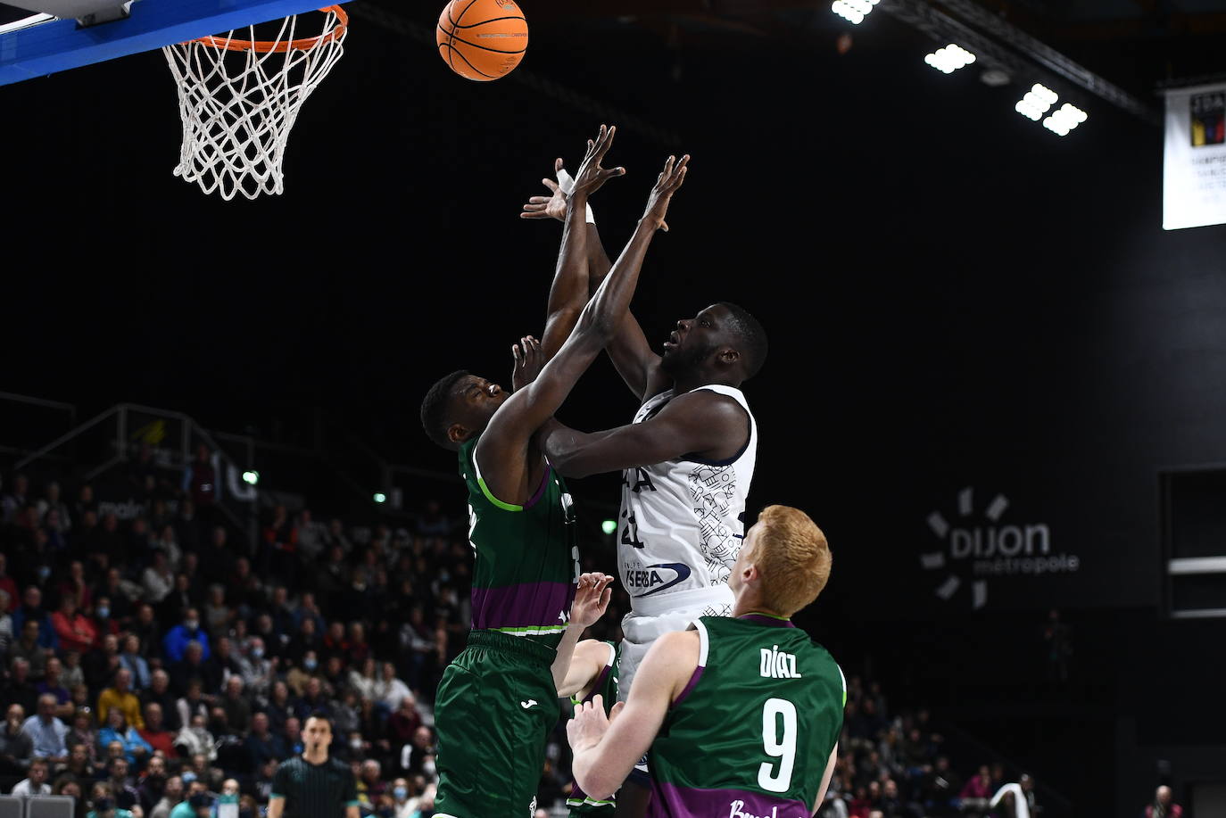 El Unicaja dejó una mala imagen en su visita a la pista del Dijon 