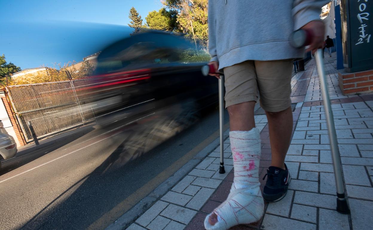 Málaga: Un niño de 11 años sufre un atropello al cruzar un paso de peatones a la salida de un colegio en El Candado