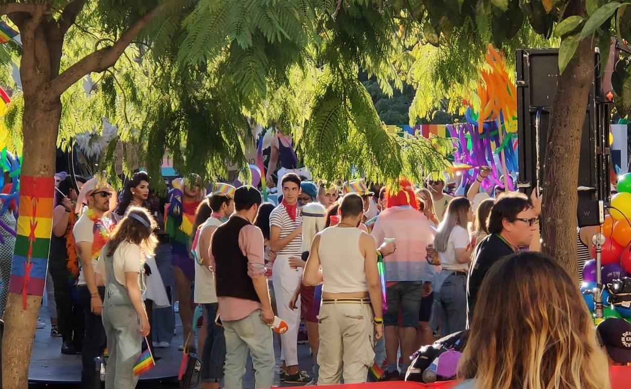 Málaga: La Merced se viste para una gran fiesta LGTBi en el rodaje de la nueva película de Leo Harlem