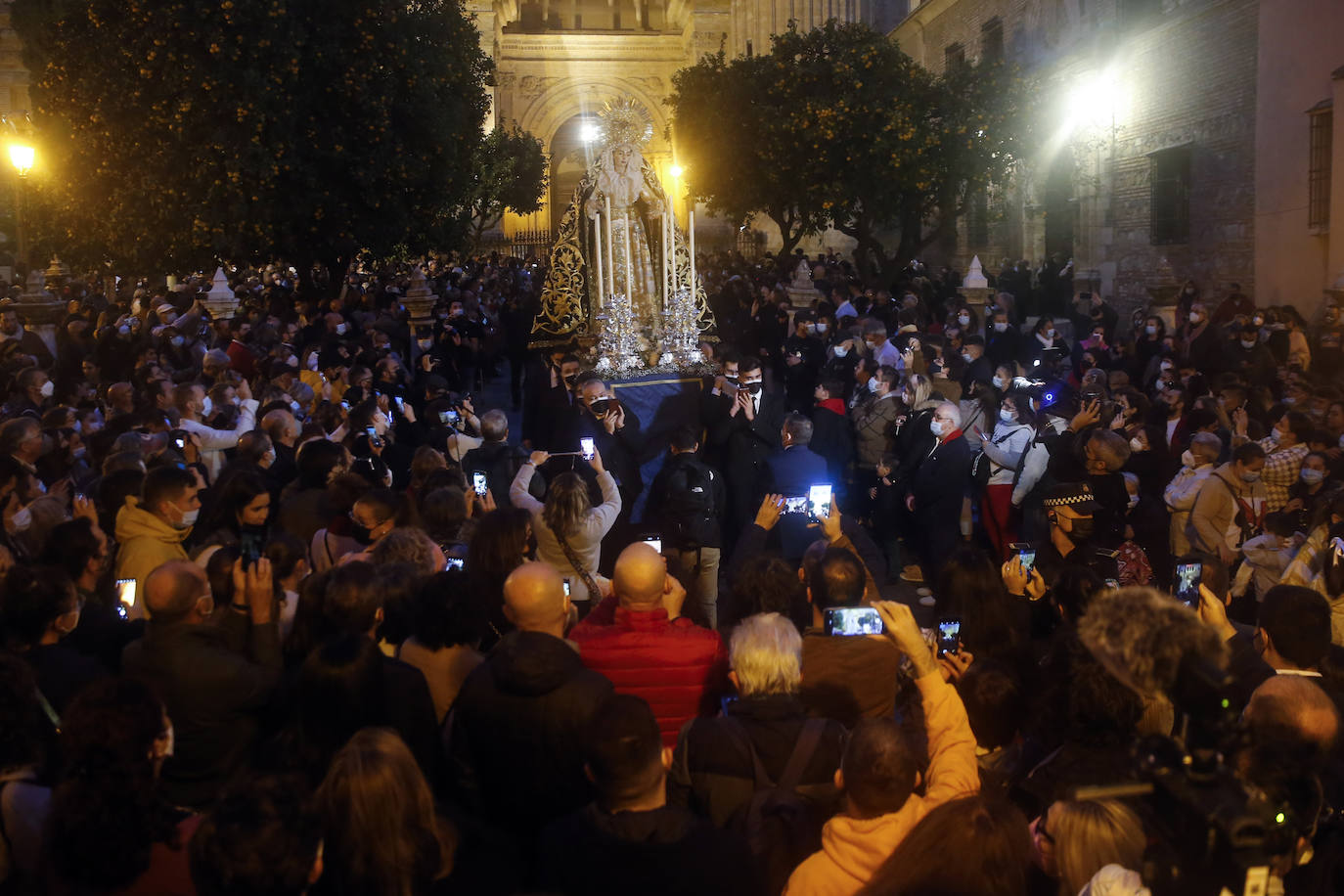 16 formaciones musicales participaron en los cortejos acompañando a las imágenes que salieron desde la Catedral 