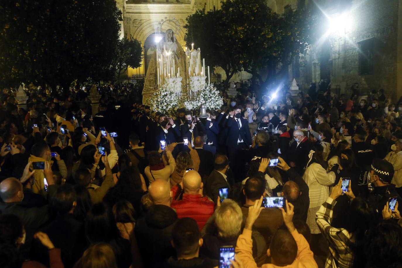 16 formaciones musicales participaron en los cortejos acompañando a las imágenes que salieron desde la Catedral 