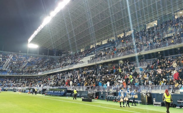 Panorámica de la grada de Tribuna en el encuentro de este sábado. 