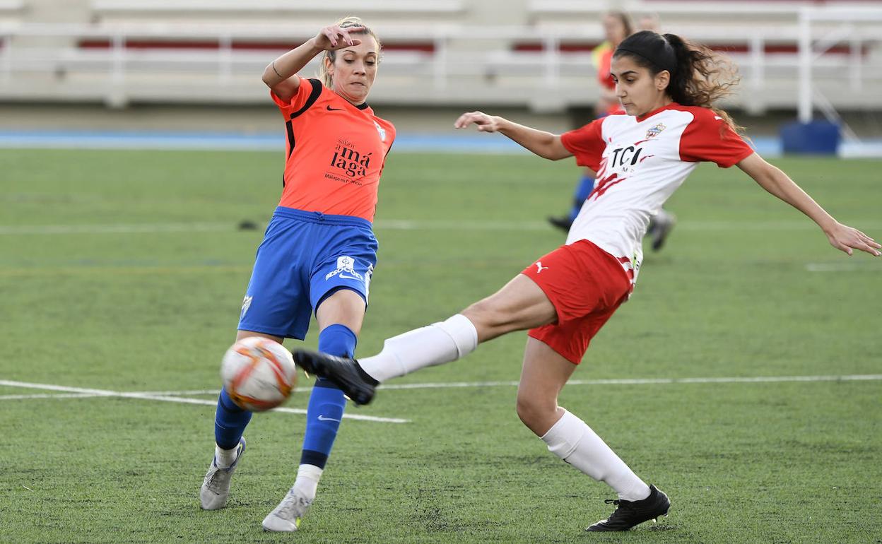 Una disputa en el duelo de este sábado. 