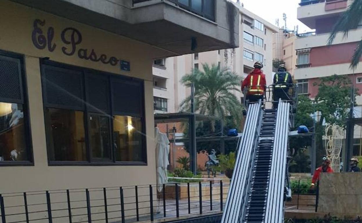 Bomberos de Marbella en una de las intervenciones del pasado fin de semana. 