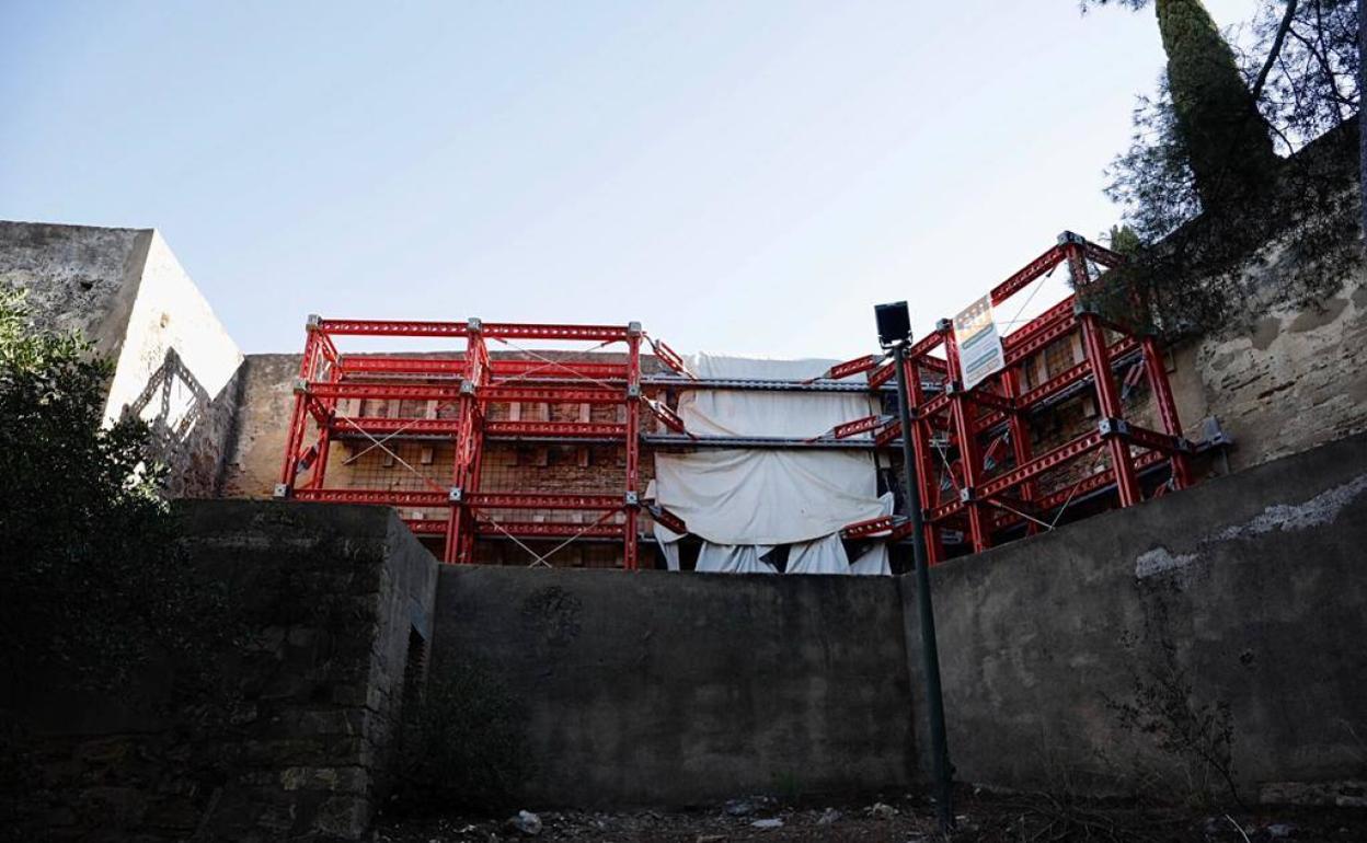 Aspecto que presenta actualmente la muralla que se desmoronó de improviso. 