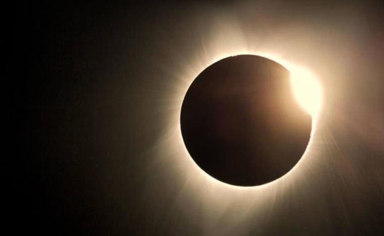 El único eclipse total de Sol de 2021 será el 4 de diciembre: qué es y dónde podrá verse