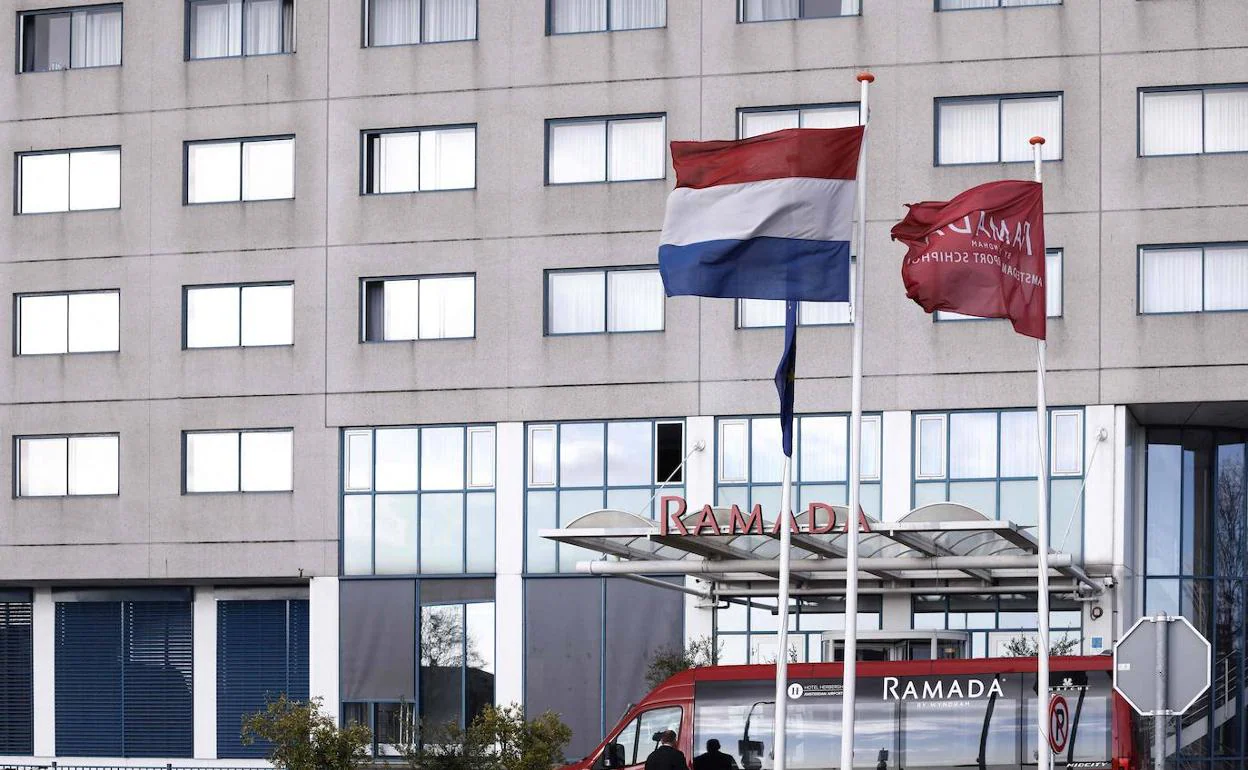 Hotel cercano al aeropuerto de Schiphol, en Ámsterdan, del que se marchó la pareja española que estaba en cuarentena.