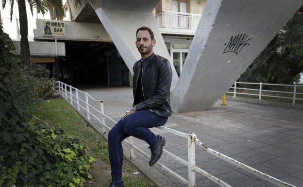 Miguel Robles en La Nogalera, epicentro del ocio LGTB en Andaulucía