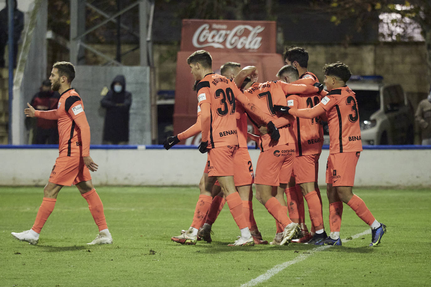 El Málaga encarriló el partido en la primera mitad con dos goles 