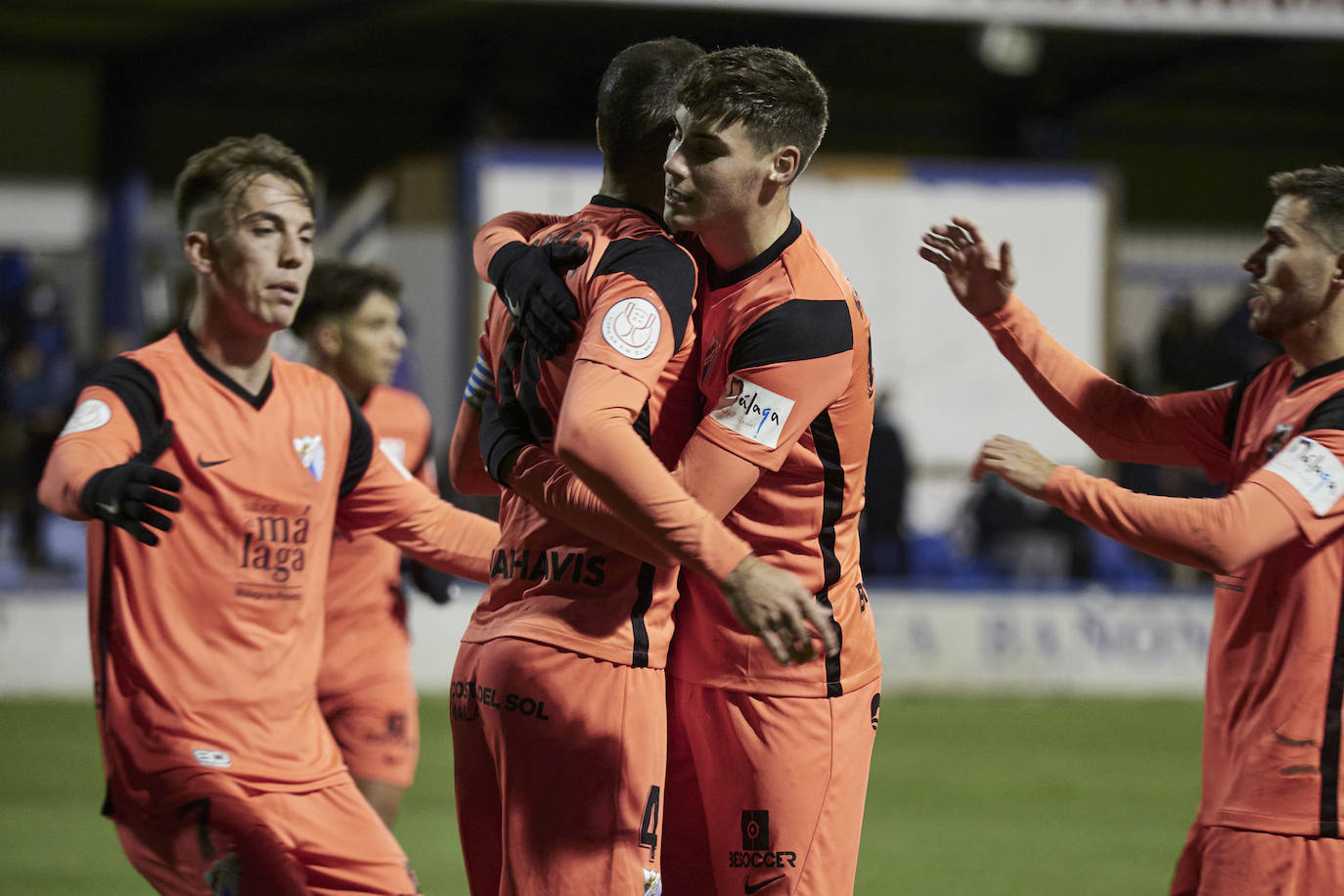 El Málaga encarriló el partido en la primera mitad con dos goles 