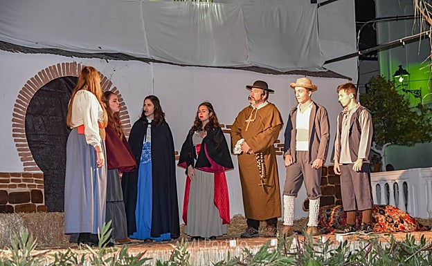 Imagen principal - Escenificación histórica en el Día de las Mozas de Tolox. 