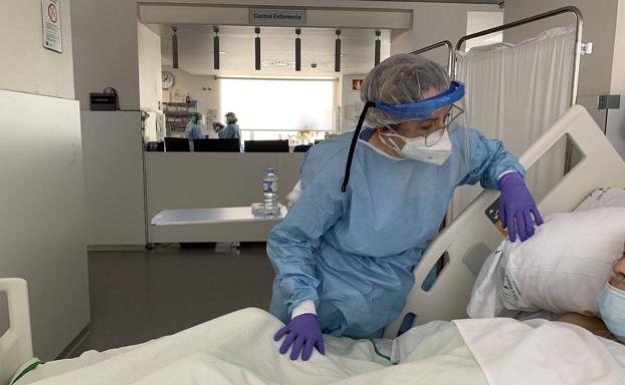 Coronavirus: Andalucía sigue elevando su tasa hasta 125,2 puntos y suma por tercer día más de 1.200 casos y tres muertes