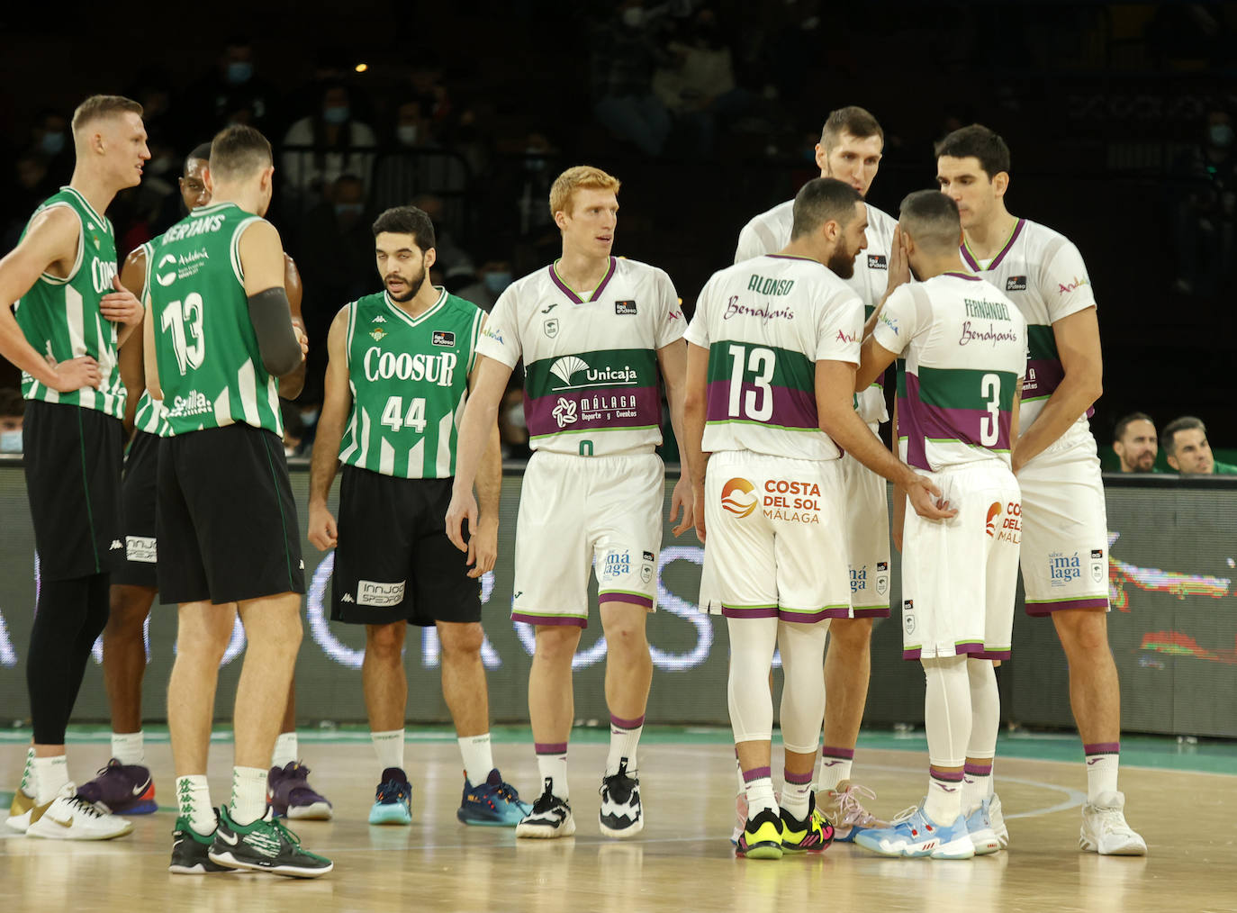 Las mejores imágenes del partido disputado este domingo en Coosur Betis y Unicaja