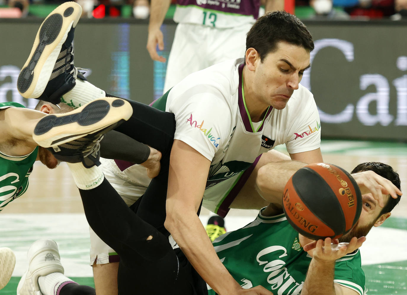 Las mejores imágenes del partido disputado este domingo en Coosur Betis y Unicaja