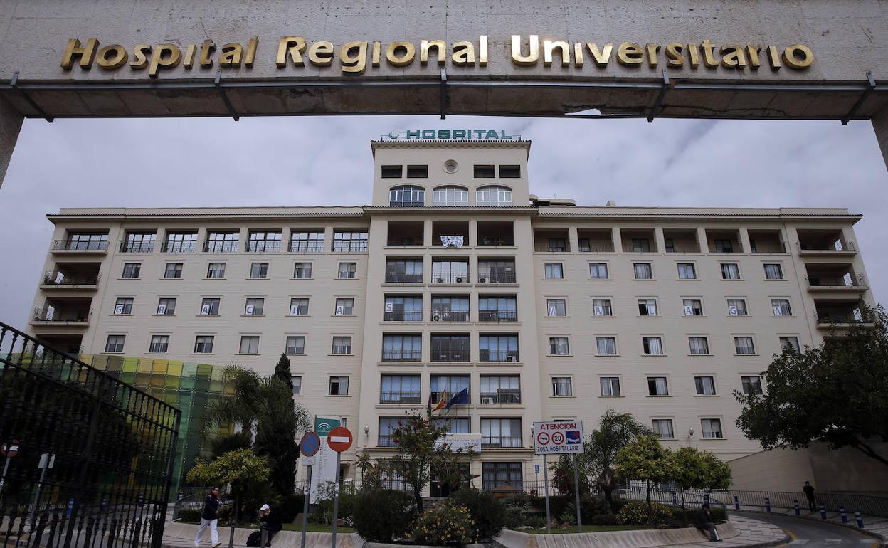 Exterior del Hospital Regional de Málaga. 