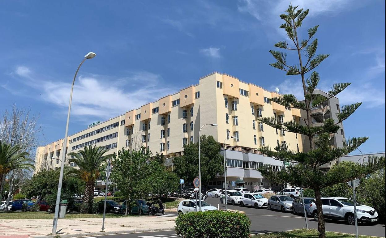 Exterior del Hospital Clínico. 