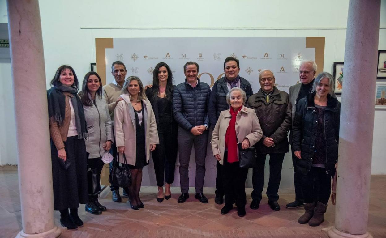 Equipo de SUR y artistas, junto al presidente de la Agrupación de Cofradías, Pablo Atencia. 