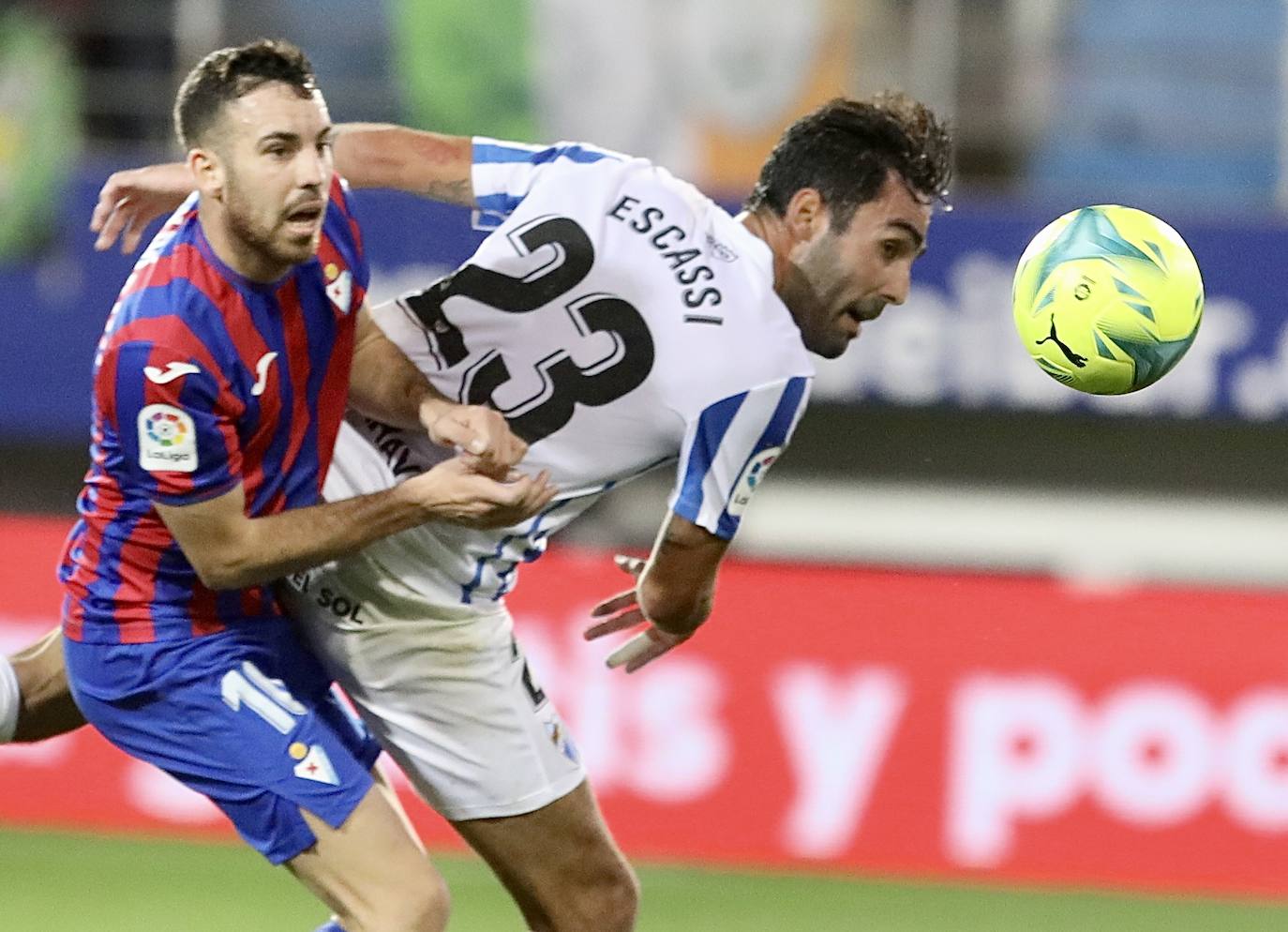 Fotos: El Málaga empata en el campo del Eibar (2-2)