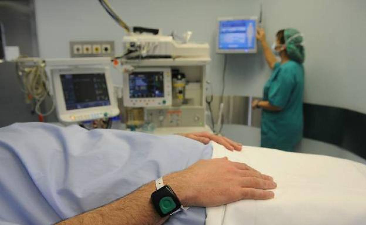 Málaga duplica en un mes los ingresos hospitalarios por Covid