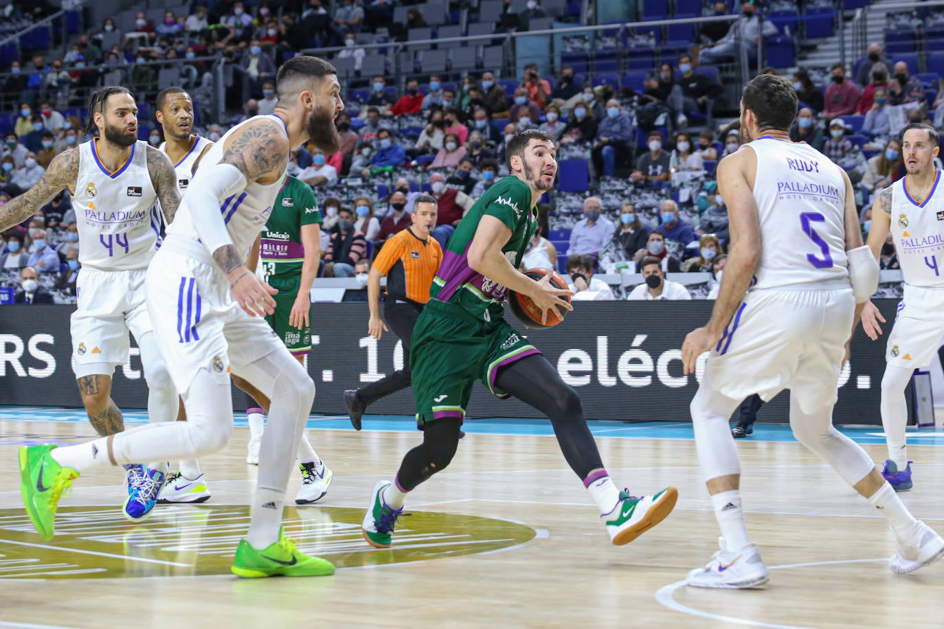 Derrota del Unicaja en la cancha del Real Madrid.