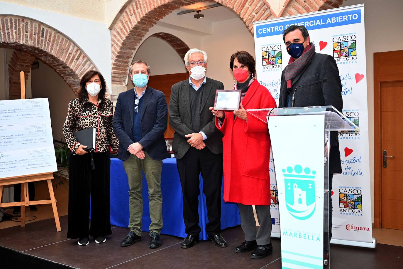 La Asociación de Comerciantes y Profesionales del Casco Antiguo ha hecho entrega de sus galardones y de los premios a los mejores escaparates navideños