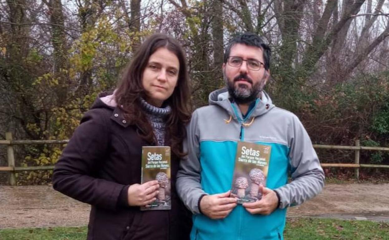 Manuel Becerra y Estrella Robles son los autores del libro.