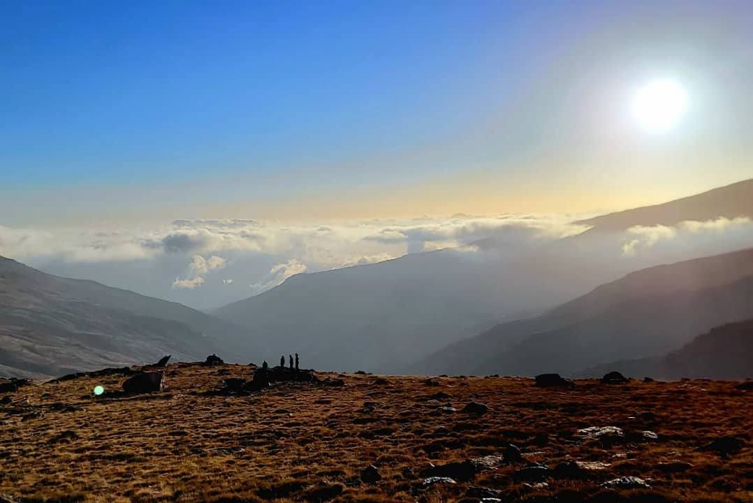 Imagen secundaria 2 - Moreno, durante al ascenso al pico más alto de la península ibérica.