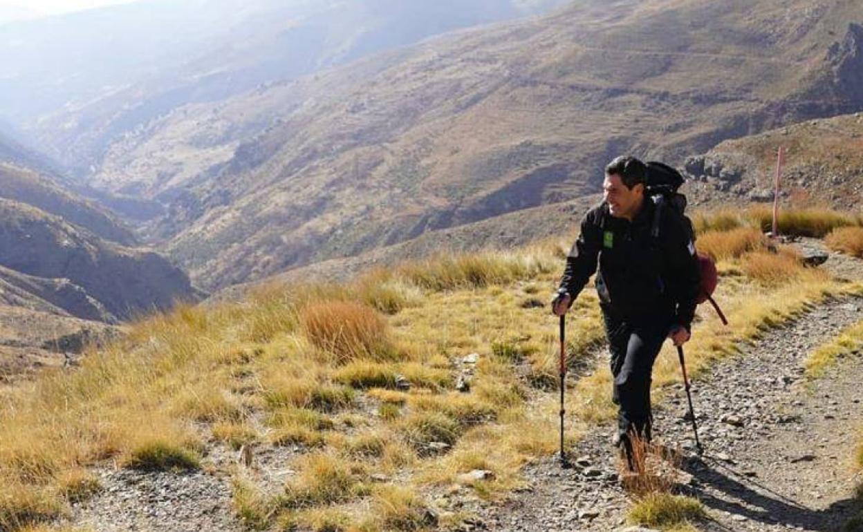 Moreno, en una imagen tomada en la primera etapa de la ruta de ascenso al Mulhacén. 