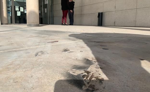 Un hombre se quema a lo bonzo frente a unos juzgados de Murcia