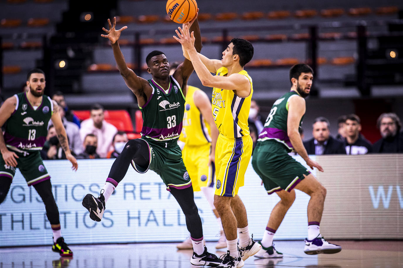 El Unicaja pierde en su visita al Lavrio Megabolt. 