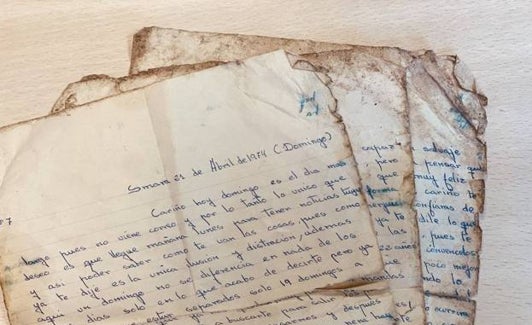 Cartas de amor recuperadas de la basura casi 50 años después de ser enviadas. 