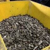 En contenedores como este aparecen las joyas. 